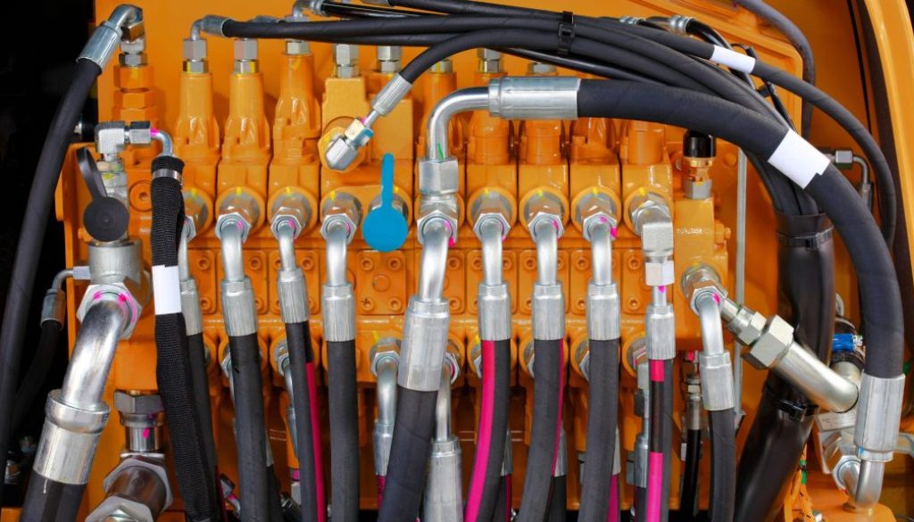 12 Top 3 Benefits of Hydraulic Hose Maintenance for Your Equipment - BFS Fleet Services Featured IMG