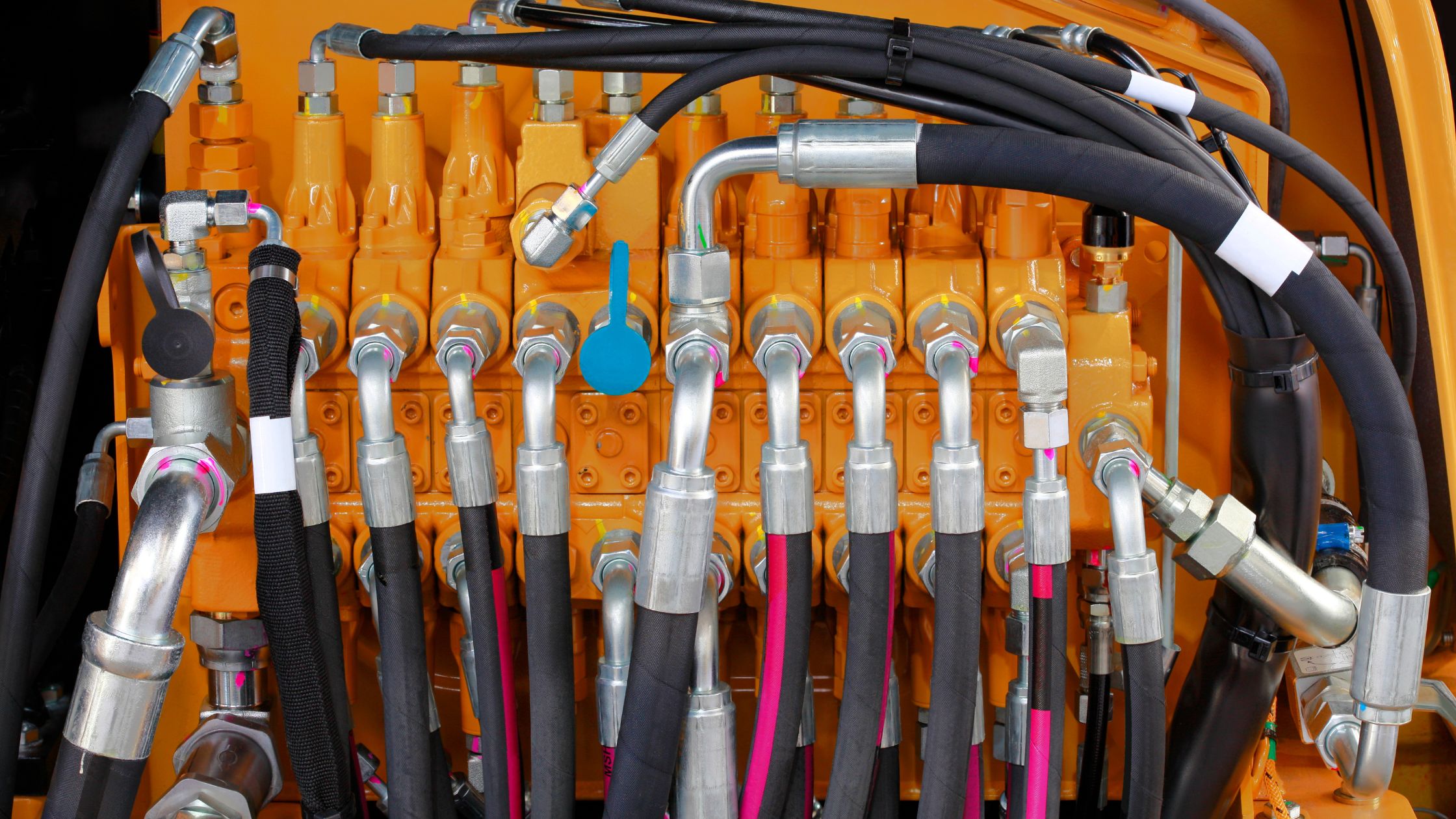 12 Top 3 Benefits of Hydraulic Hose Maintenance for Your Equipment - BFS Fleet Services Featured IMG