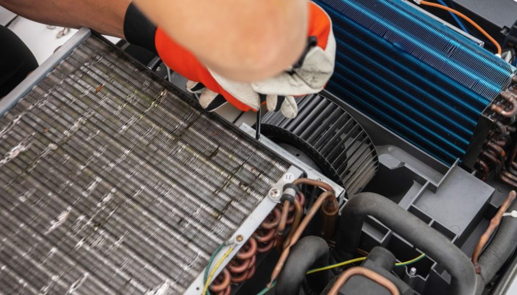 16 How to Maintain Your RV’s Cooling System for Hot Days - BFS Fleet Services Featured IMG
