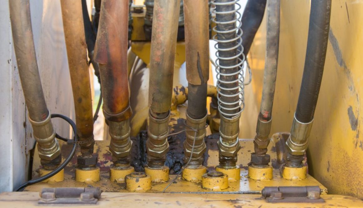 22 What to Do When Your Hydraulic Hose Breaks on Site - BFS Fleet Services Featured IMG