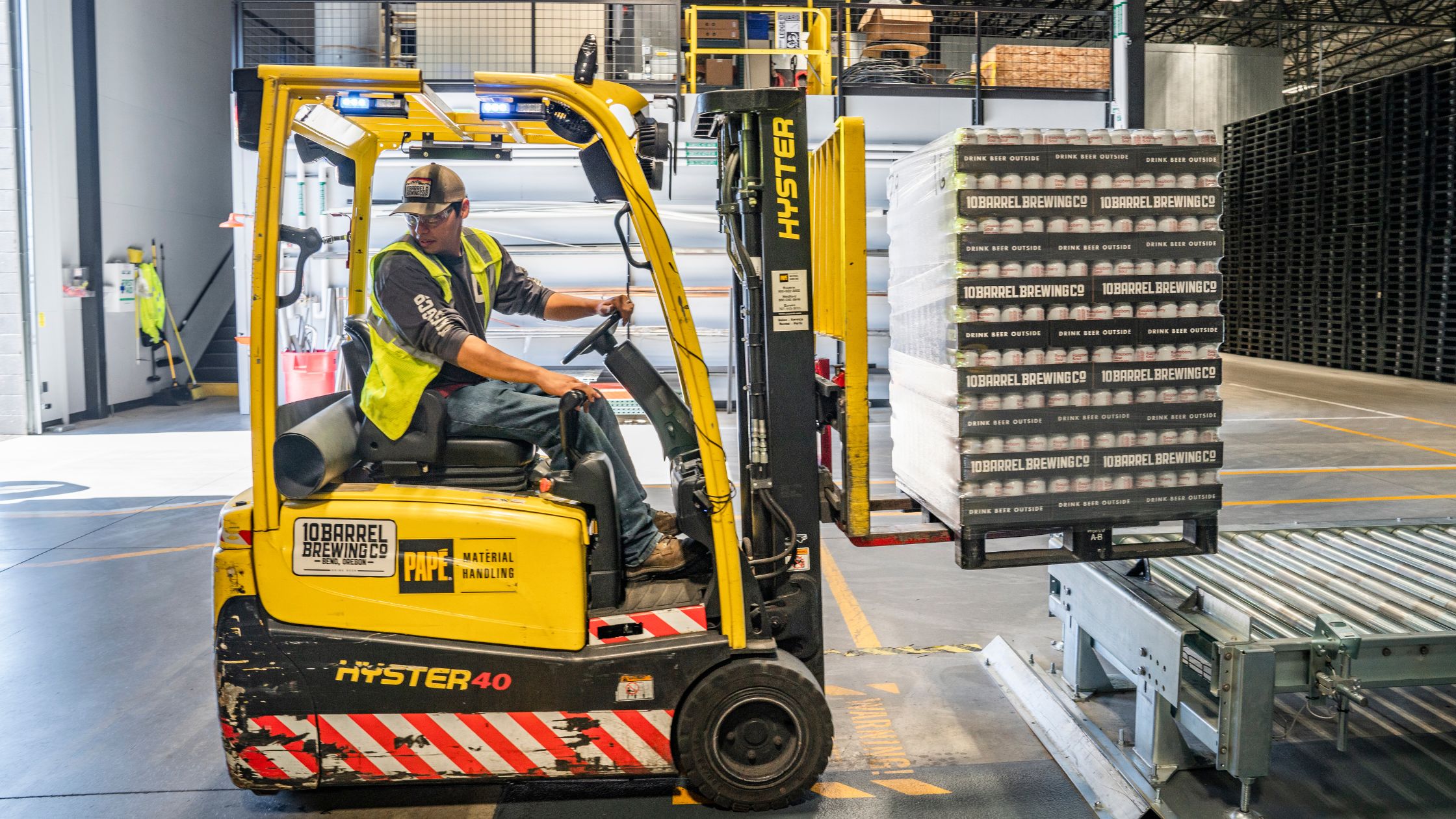 29 How to Troubleshoot Common Hydraulic Issues in Forklifts - BFS Fleet Services Featured IMG