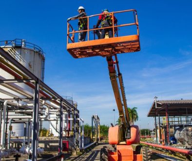 30 How to Prevent Hydraulic Hose Leaks in Your Fleet Vehicles - BFS Fleet Services Featured IMG