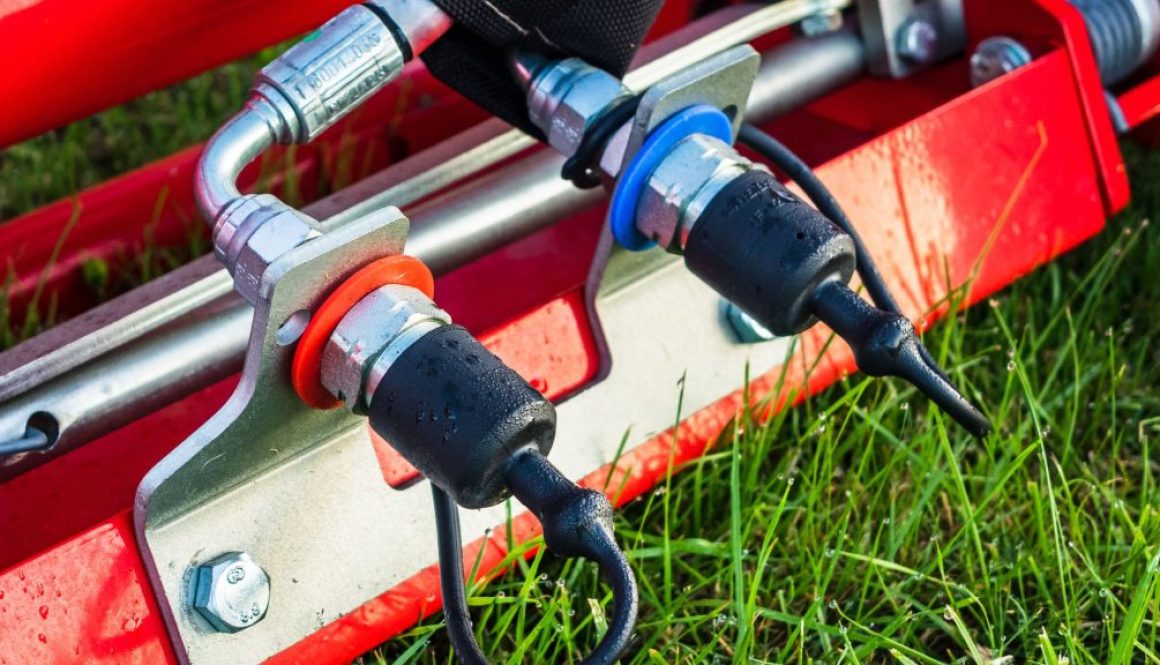 25 Understanding the Importance of Hydraulic Fluid in Your Equipment - BFS Fleet Services Featured IMG