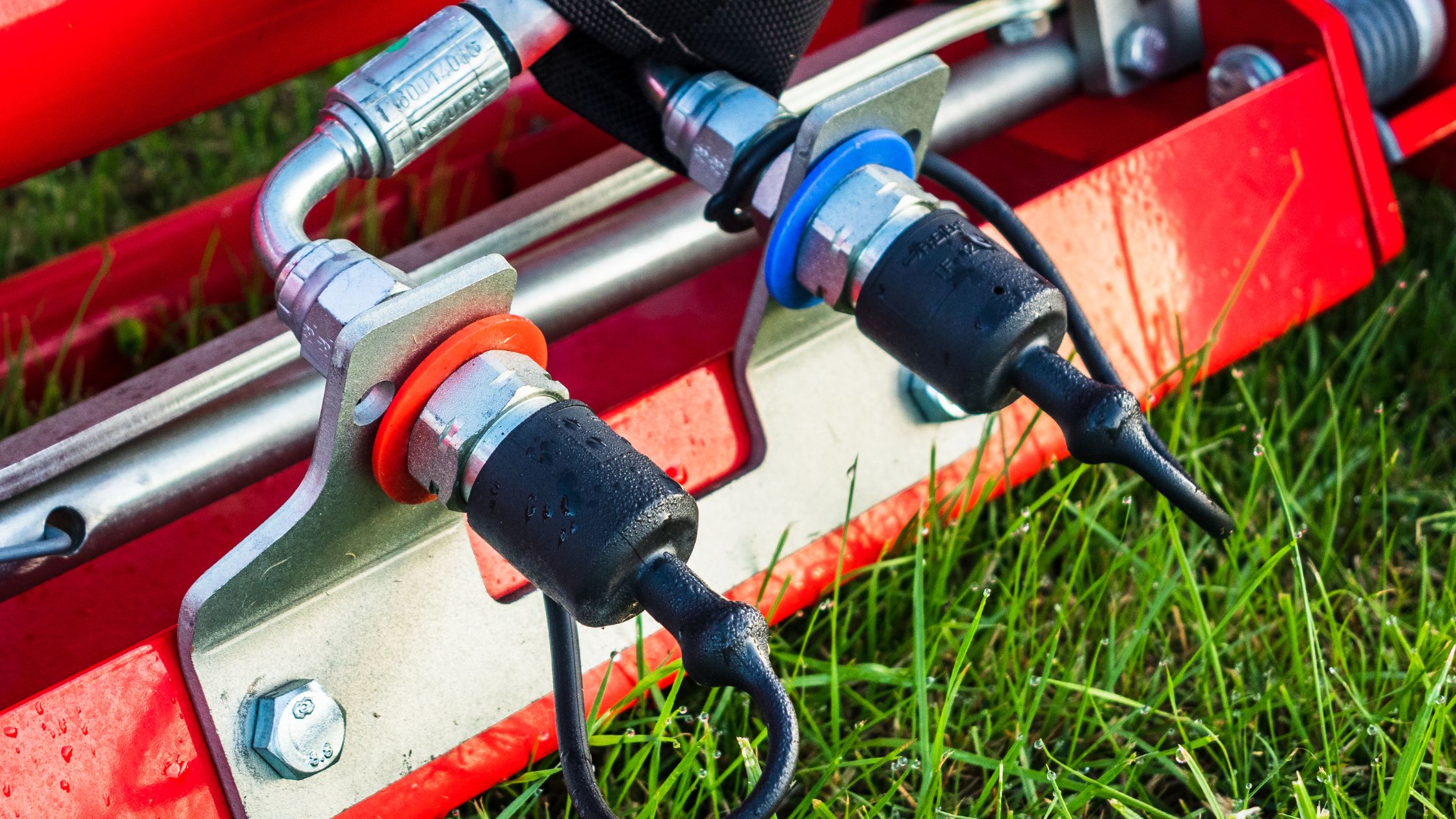 25 Understanding the Importance of Hydraulic Fluid in Your Equipment - BFS Fleet Services Featured IMG